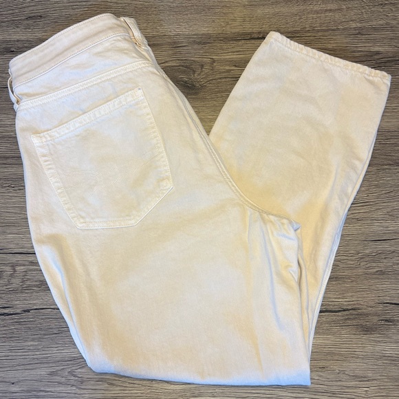 American Eagle AE Khaki Mom Jeans Straight Mid Rise Size 12 Short Never Worn - Picture 3 of 8